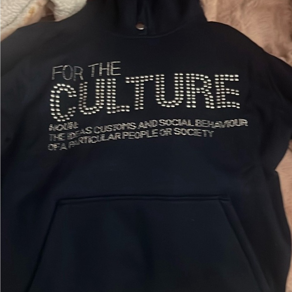 I bought this sweatshirt from Jacket hub! It is a small and new with tags!